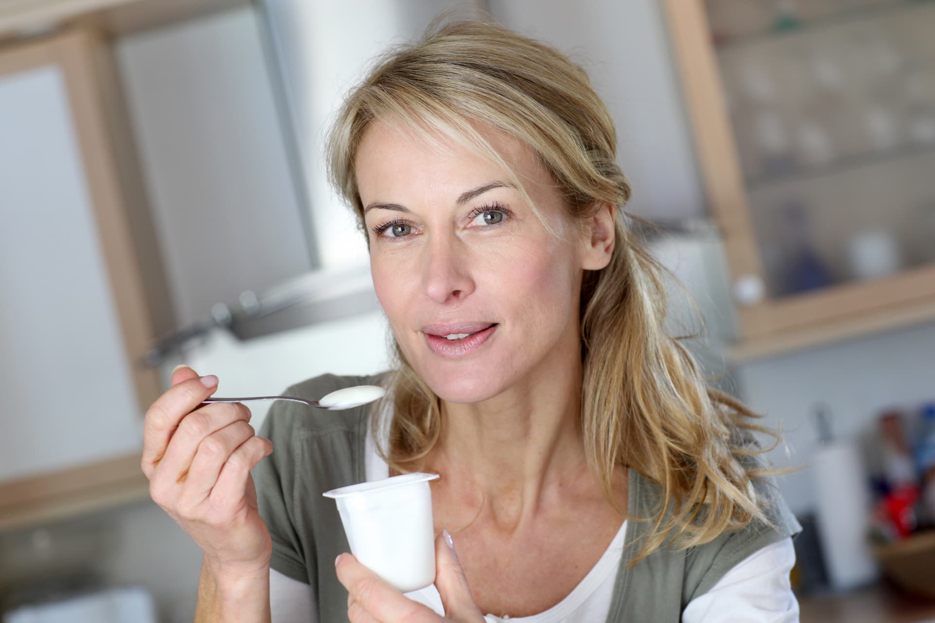 How Long After Dental Implants Can I Eat Normally? Tips and Timeline