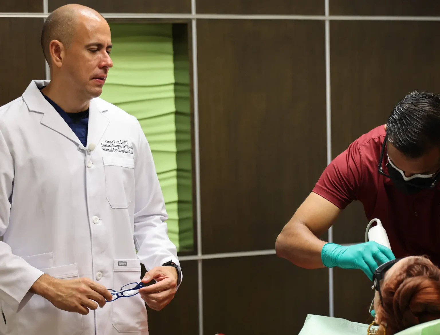 how do dental implants work