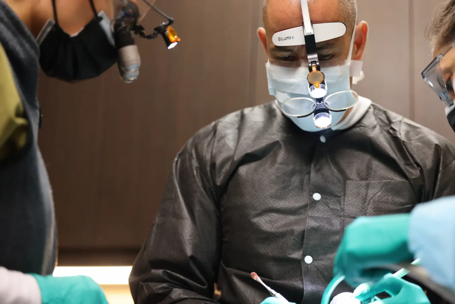 why does my toothache hurt more at night